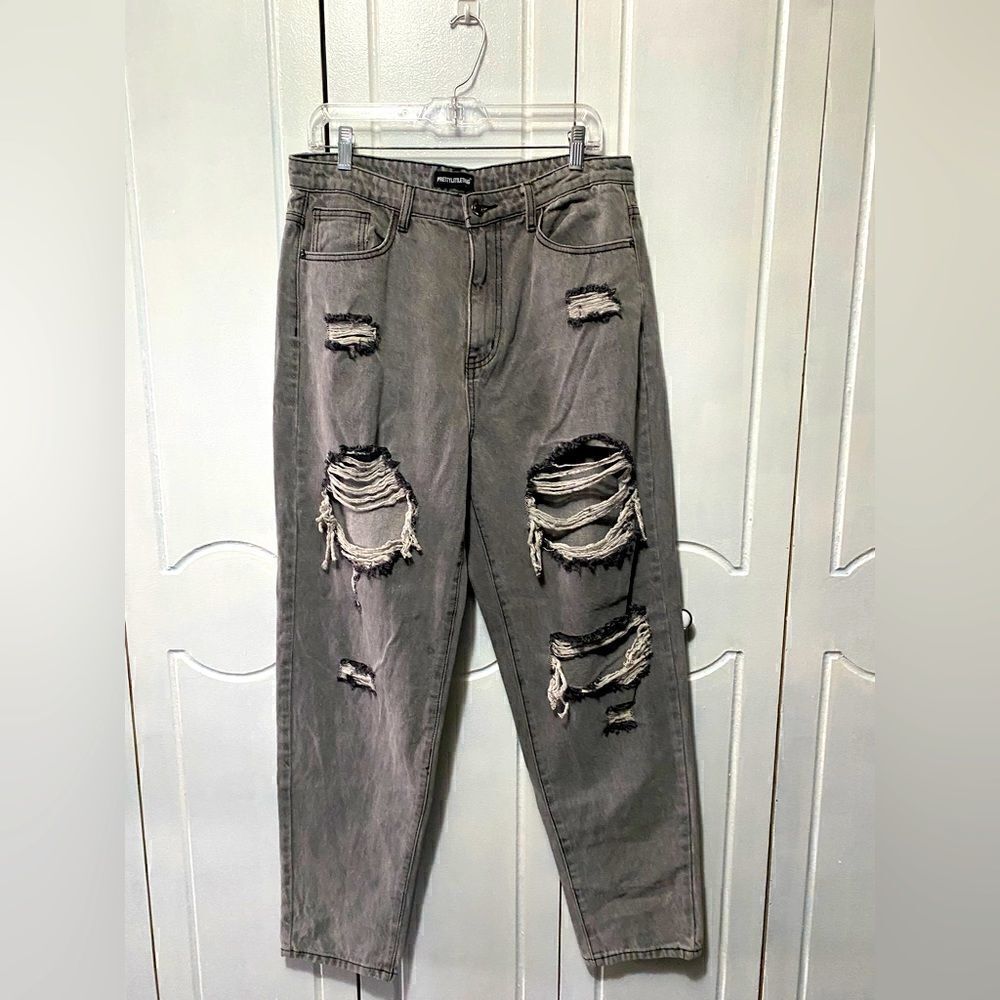 NWT PRETTYLITTLETHING Grey Distressed Mom Jean 14